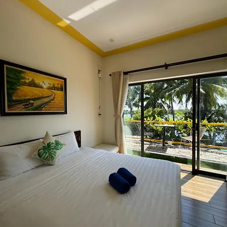 Coral Riverside Homestay & Hostel
